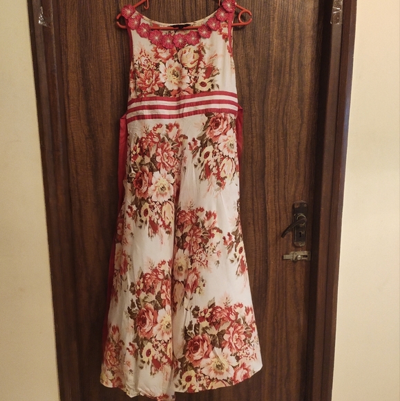 Myntra A line dress belted dress sleeveless - Picture 5 of 5